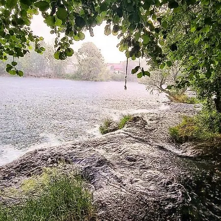 Daire Waterfall View